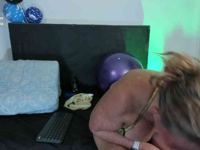 mature-younga webcam