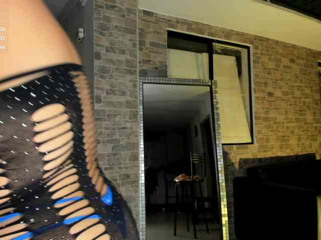 mature-younga webcam