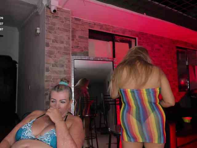 mature-younga webcam