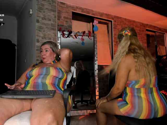 mature-younga webcam
