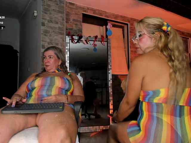 mature-younga webcam