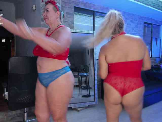 mature-younga webcam