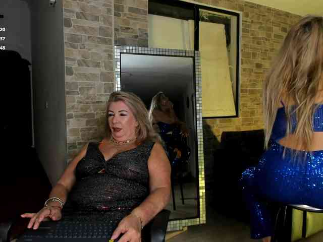 mature-younga webcam