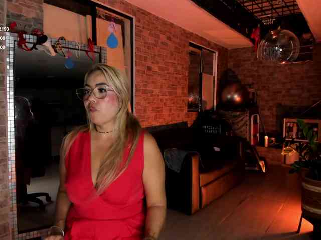 mature-younga webcam