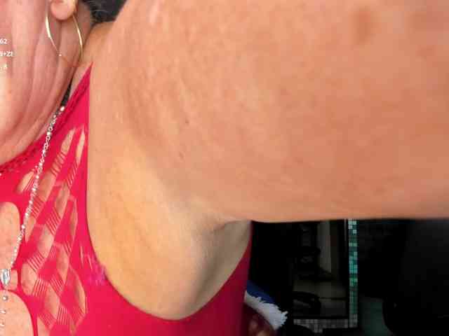 mature-younga webcam