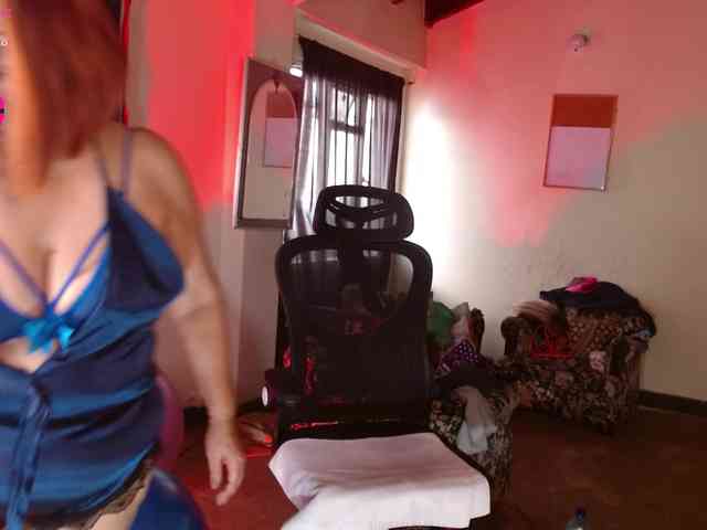 mature-younga webcam