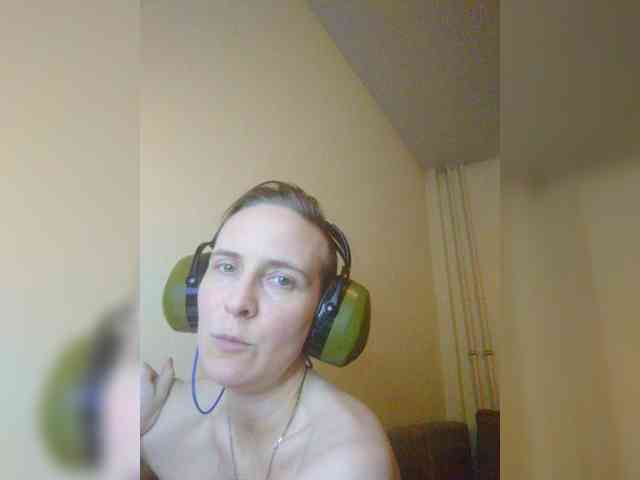 MagrettaXX Live Webcam on BongaCams