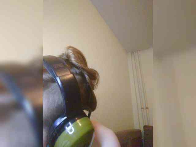 magretta_dering's live room