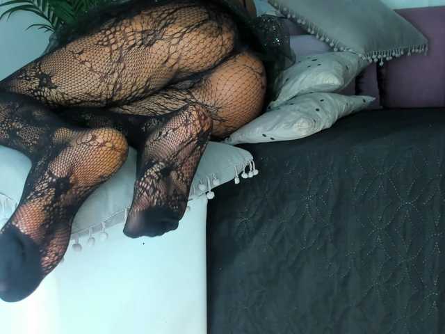 Hellen-Sky live cam on BongaCams