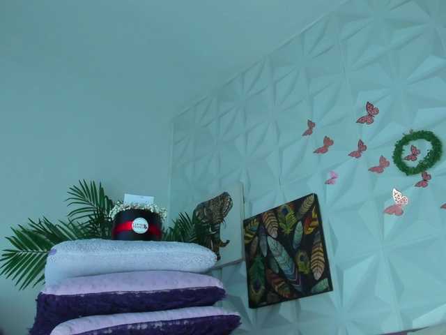 Hellen-Sky live cam on BongaCams