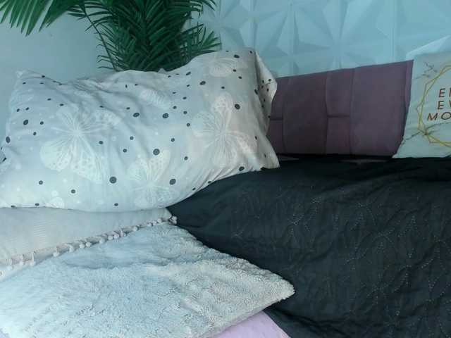 Hellen-Sky live webcam show