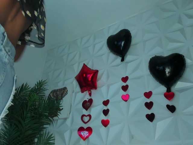 Hellen-Sky's BongaCams show and profile