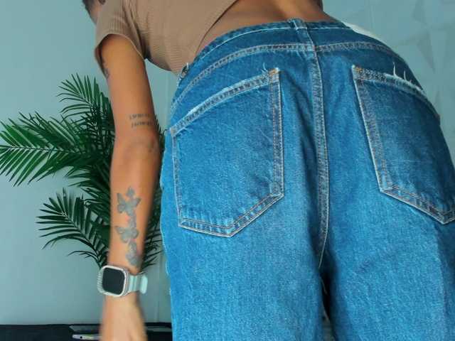 Hellen-Sky live cam on BongaCams