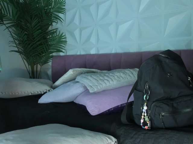 Hellen-Sky live cam on BongaCams