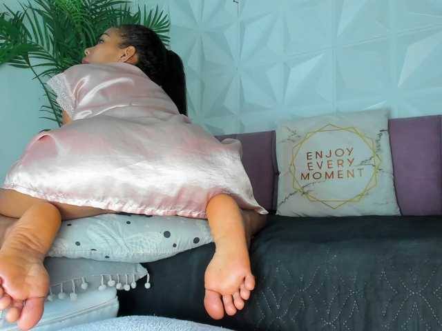 Hellen-Sky live cam on BongaCams