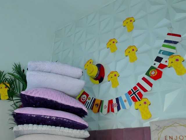 Hellen-Sky live cam on BongaCams