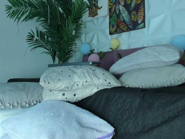 Hellen-Sky live cam on BongaCams