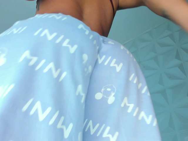 Hellen-Sky live cam on BongaCams