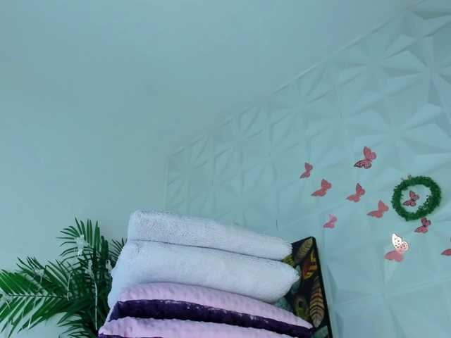 Hellen-Sky live cam on BongaCams