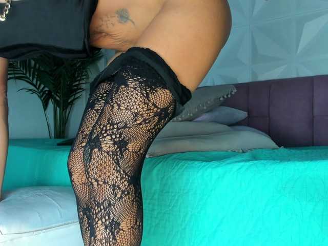 Hellen-Sky live cam on BongaCams