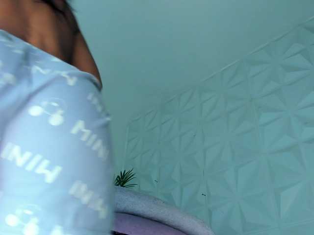 Hellen-Sky live cam on BongaCams