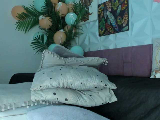 Hellen-Sky live cam on BongaCams