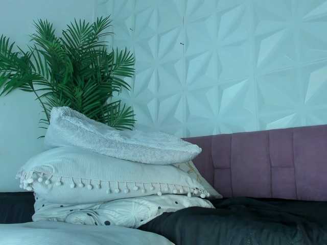 Hellen-Sky live cam on BongaCams
