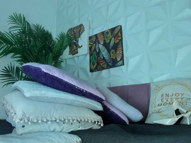 Hellen-Sky live cam on BongaCams