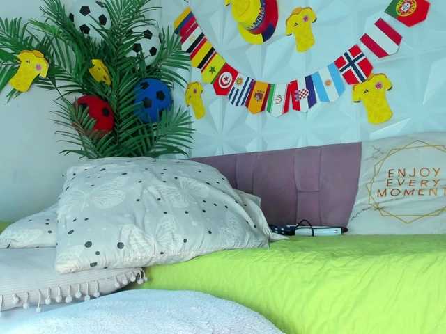 Hellen-Sky live cam on BongaCams