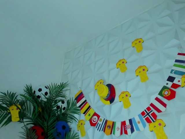 Hellen-Sky live cam on BongaCams