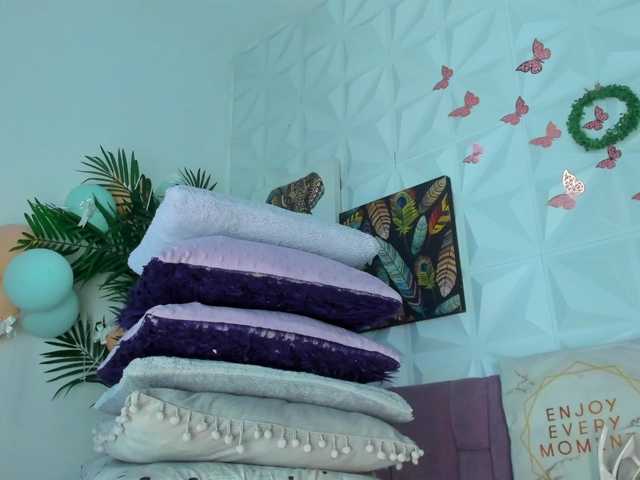 Hellen-Sky live cam on BongaCams