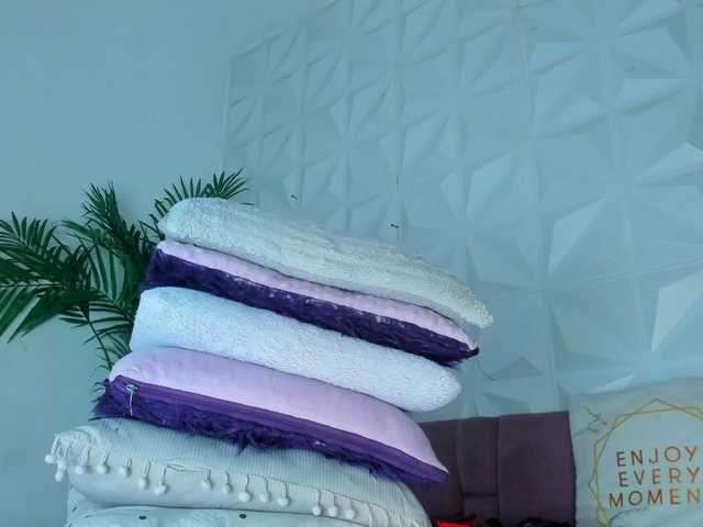 Hellen-Sky live cam on BongaCams