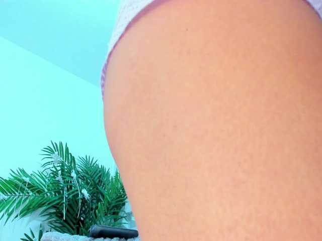 Hellen-Sky live cam preview