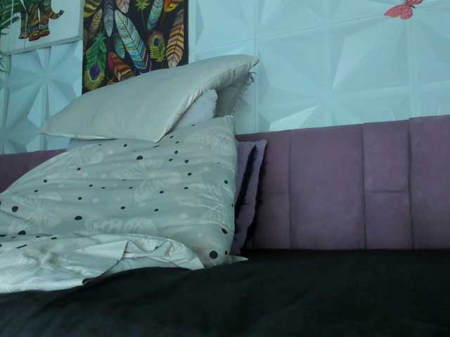 Hellen-Sky live cam preview