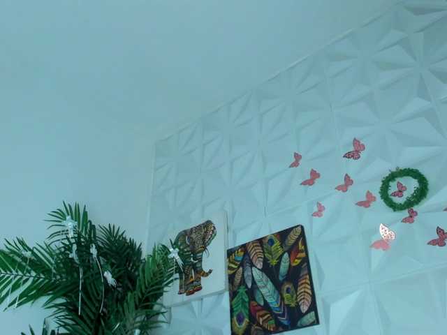 Hellen-Sky live cam preview