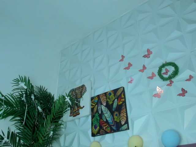 Hellen-Sky live cam on BongaCams