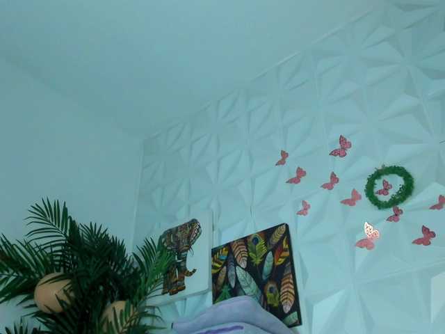 Hellen-Sky live cam on BongaCams