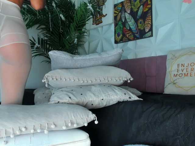 Hellen-Sky live cam on BongaCams