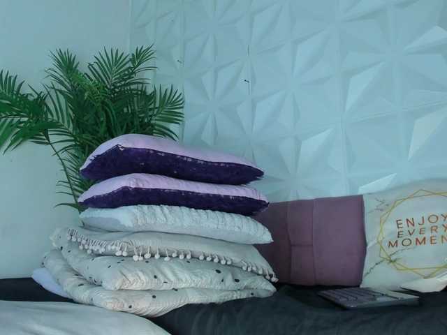 Hellen-Sky live cam on BongaCams