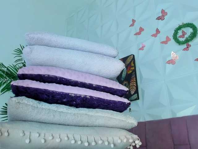 Hellen-Sky live cam on BongaCams