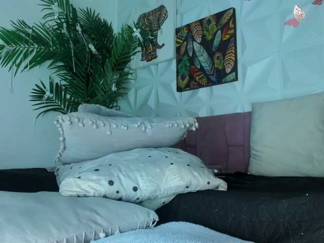 Hellen-Sky live cam on BongaCams