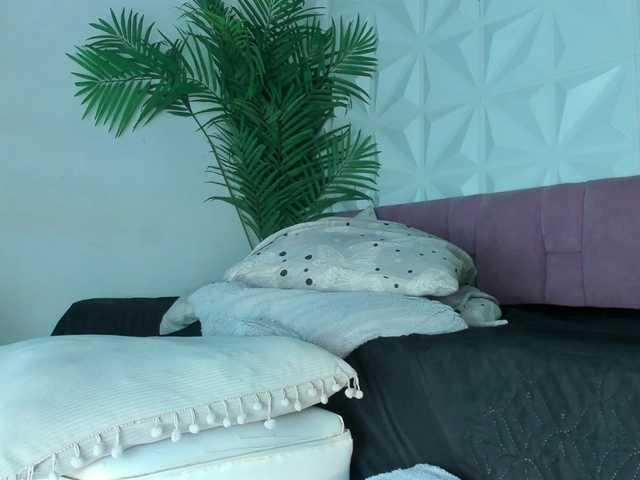 Hellen-Sky live cam on BongaCams