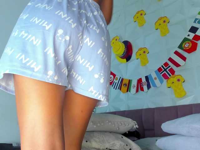 Hellen-Sky live cam on BongaCams