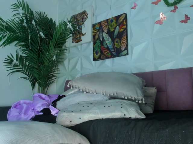 Hellen-Sky live cam on BongaCams