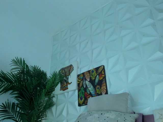 Hellen-Sky live cam on BongaCams