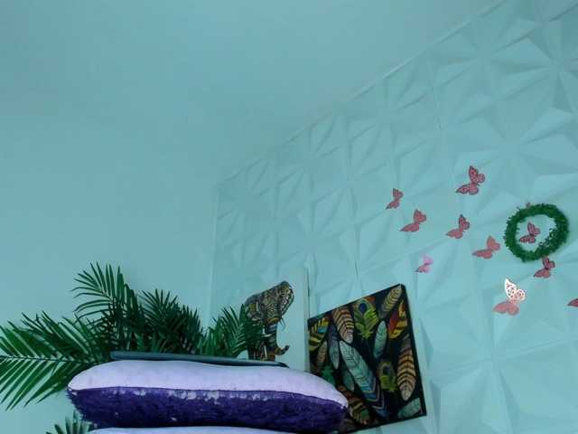 Hellen-Sky live cam on BongaCams