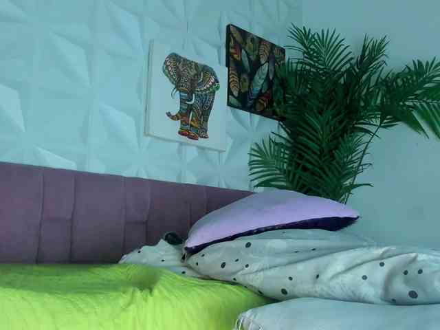 Hellen-Sky Live Webcam on BongaCams