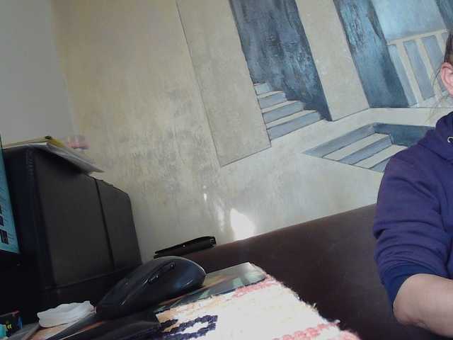 le modèle YasminaGeil est en webcam porno dans un show sur le site bongacams, il possède les tags suivants: White/Caucasian,Redhead,Shaved