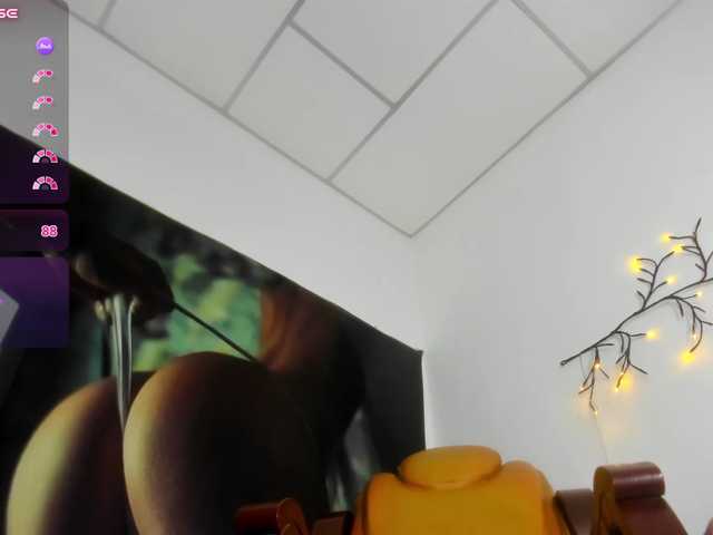 marie-naugthy live cam on BongaCams