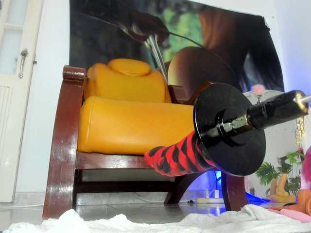 marie-naugthy live cam on BongaCams